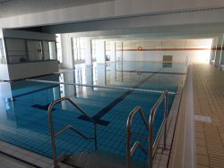 Schulschwimmbad Weidenberg innen klein